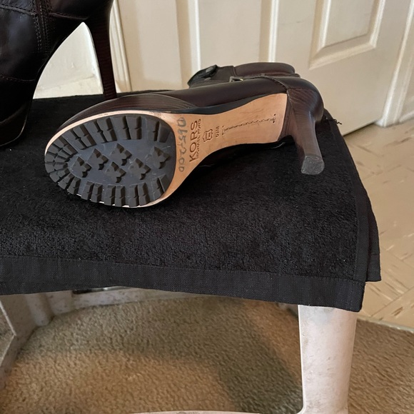 Women’s booties - Picture 2 of 4